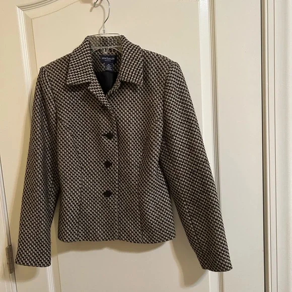 Ann Taylor business blazer 🖤 - Picture 3 of 6